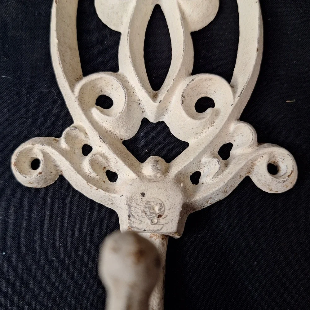Vintage Cast Iron Scroll Heart Wall Hook Cream Wht Shabby Chic Coat Towel Hanger
